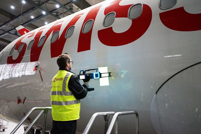 Swiss International Air Lines utilisies 8tree's dentCHECK solution.